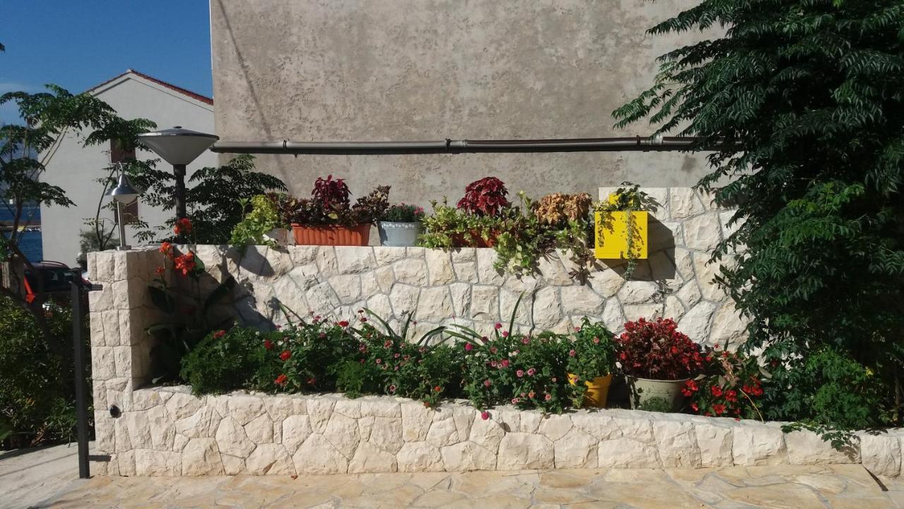 Apartments By The Sea Vinjerac, Zadar - 13811 Posedarje Exterior photo